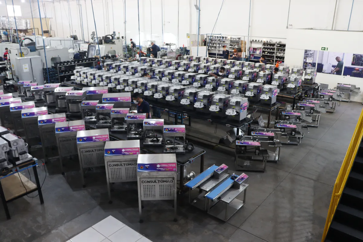 A máquina de fazer salgados ajuda profissionais a aprimorarem sua produção