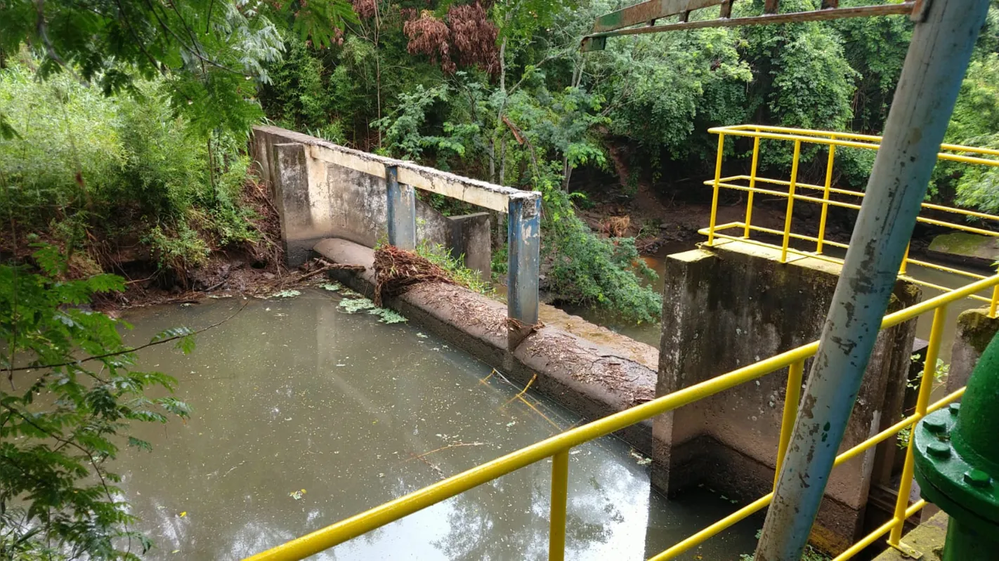 Captação de água no Ribeirão das Bicas, em Santo Antônio da Platina