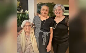 Comemorou 91 anos de idade com amigos e familiares