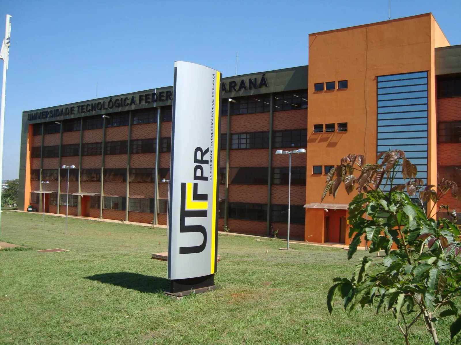 Imagem ilustrativa da imagem Após 15 anos, UTFPR reforça sonhos da Londrina 2.0