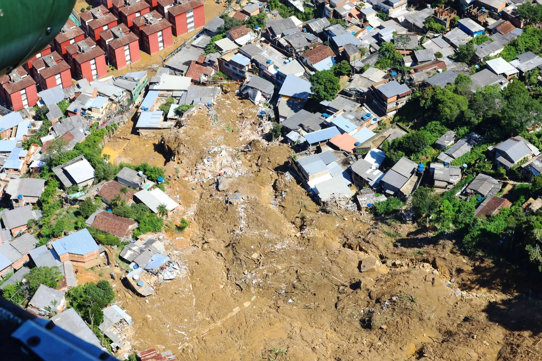 Vista área dos deslizamentos de terras após as chuvas de Petrópolis- RJ (18-02-2022)