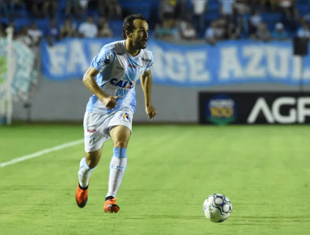 Thiago Ribeiro jogou a série B de 2018 pelo Londrina 
