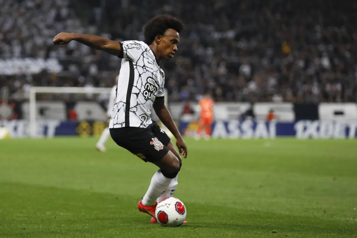 Poupado nos últimos dois jogos, Willian volta ao Corinthians no domingo, em Itu