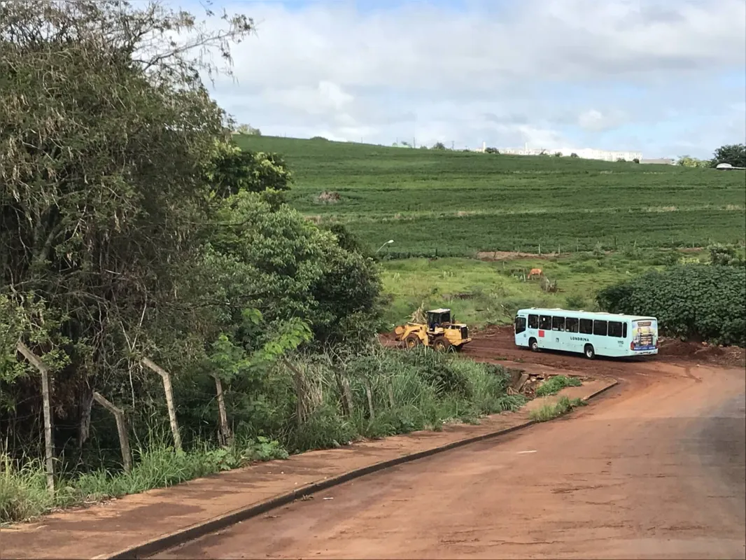 Imagem ilustrativa da imagem Alagamento em pista entre Cambé e Londrina está há anos sem solução