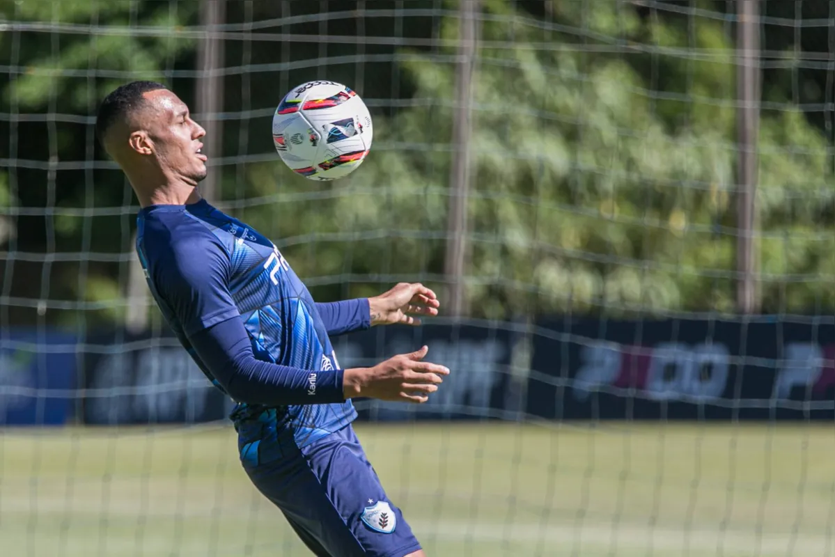 Centroavante Salatiel pode ganhar uma nova chance no ataque do Londrina no jogo desta quinta diante do União
