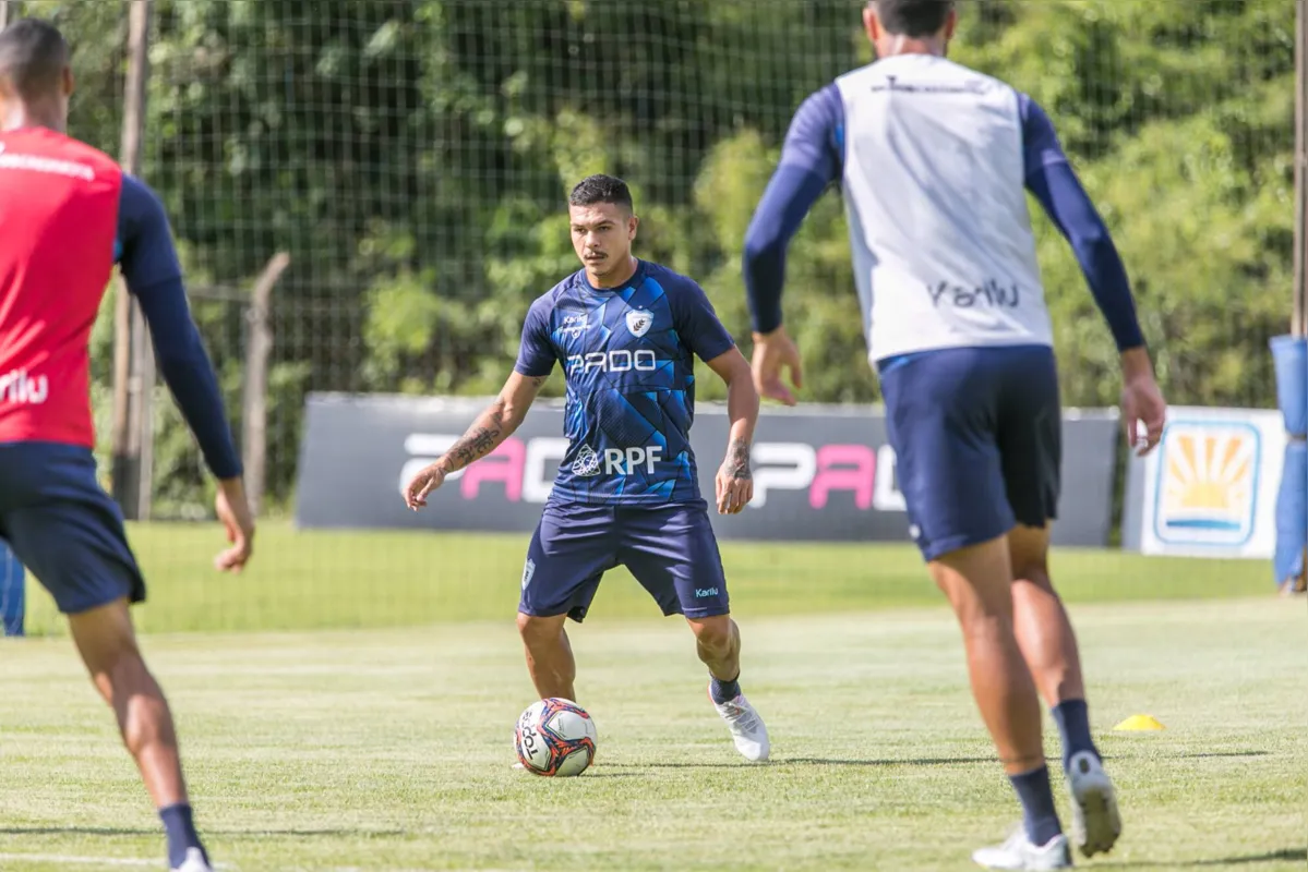 Poupado em Cascavel, o meia Mossoró volta a ser titular do LEC no duelo com o Coritiba