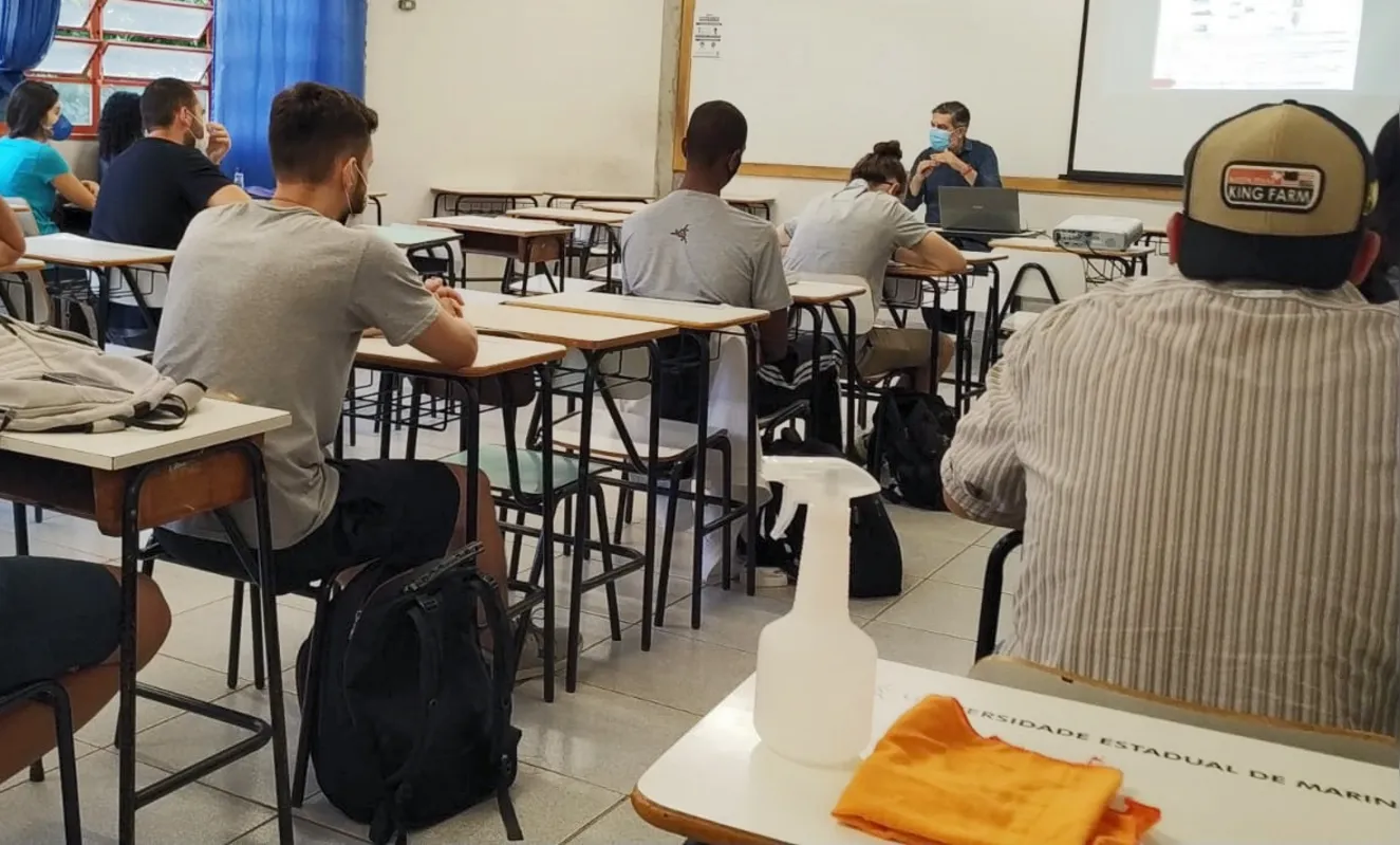 Estudantes voltaram às salas de aula depois de 715 dias sem atividades presenciais