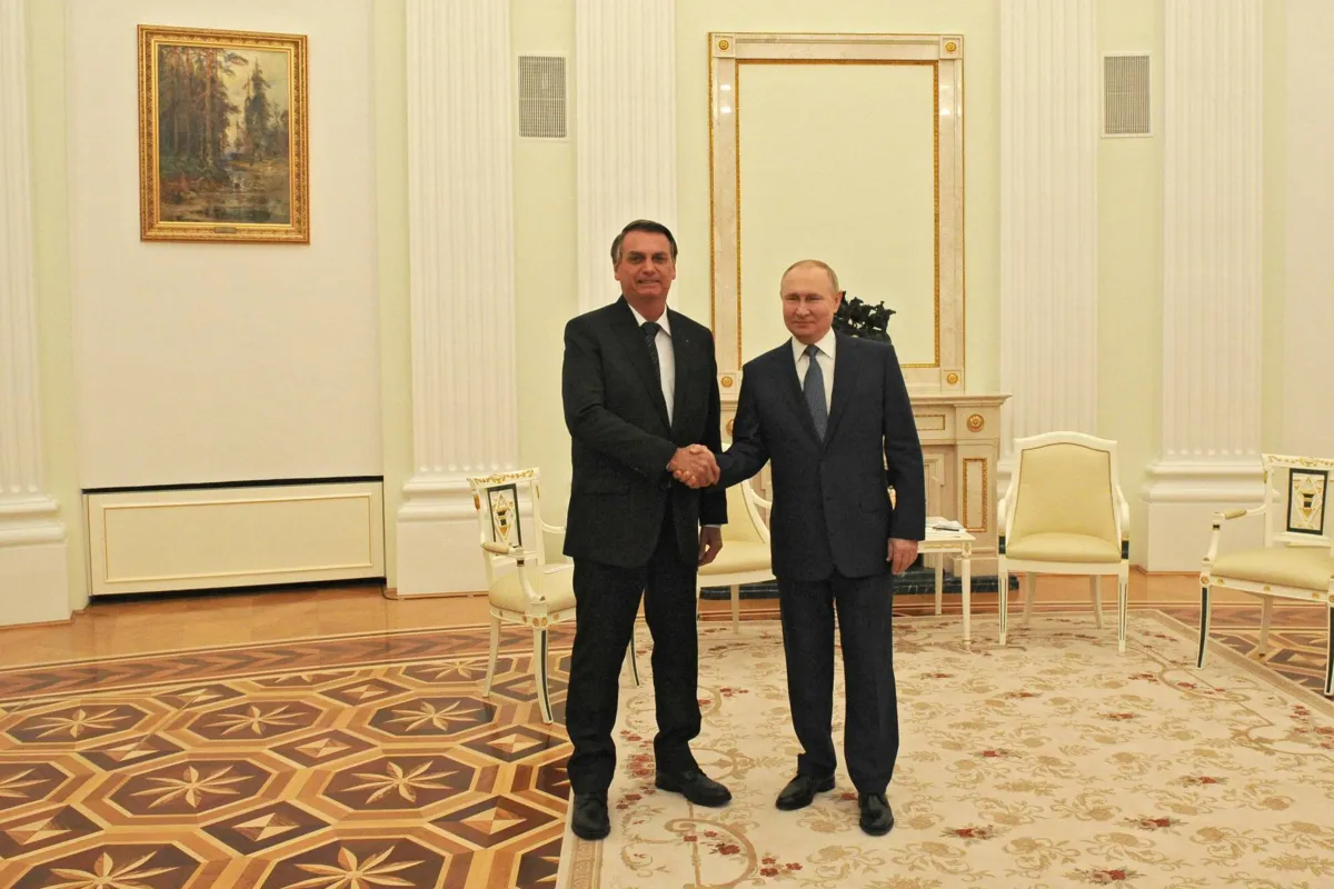 Bolsonaro minimizou o "timing" de sua visita e disse o que já havia falado antes, que apenas apoia países que querem a paz