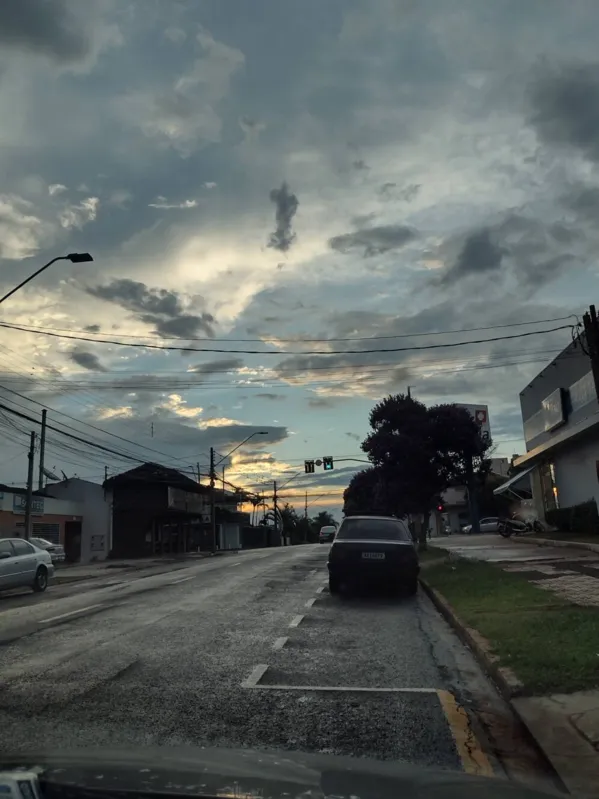Imagem ilustrativa da imagem CIDADE FALA - Entardecer em Cambé