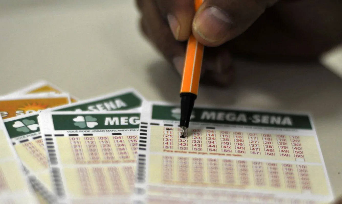A probabilidade de acertar cinco números com uma aposta simples é de uma para 154.518. Todas as apostas dos paranaenses que acertaram a quina foram simples.