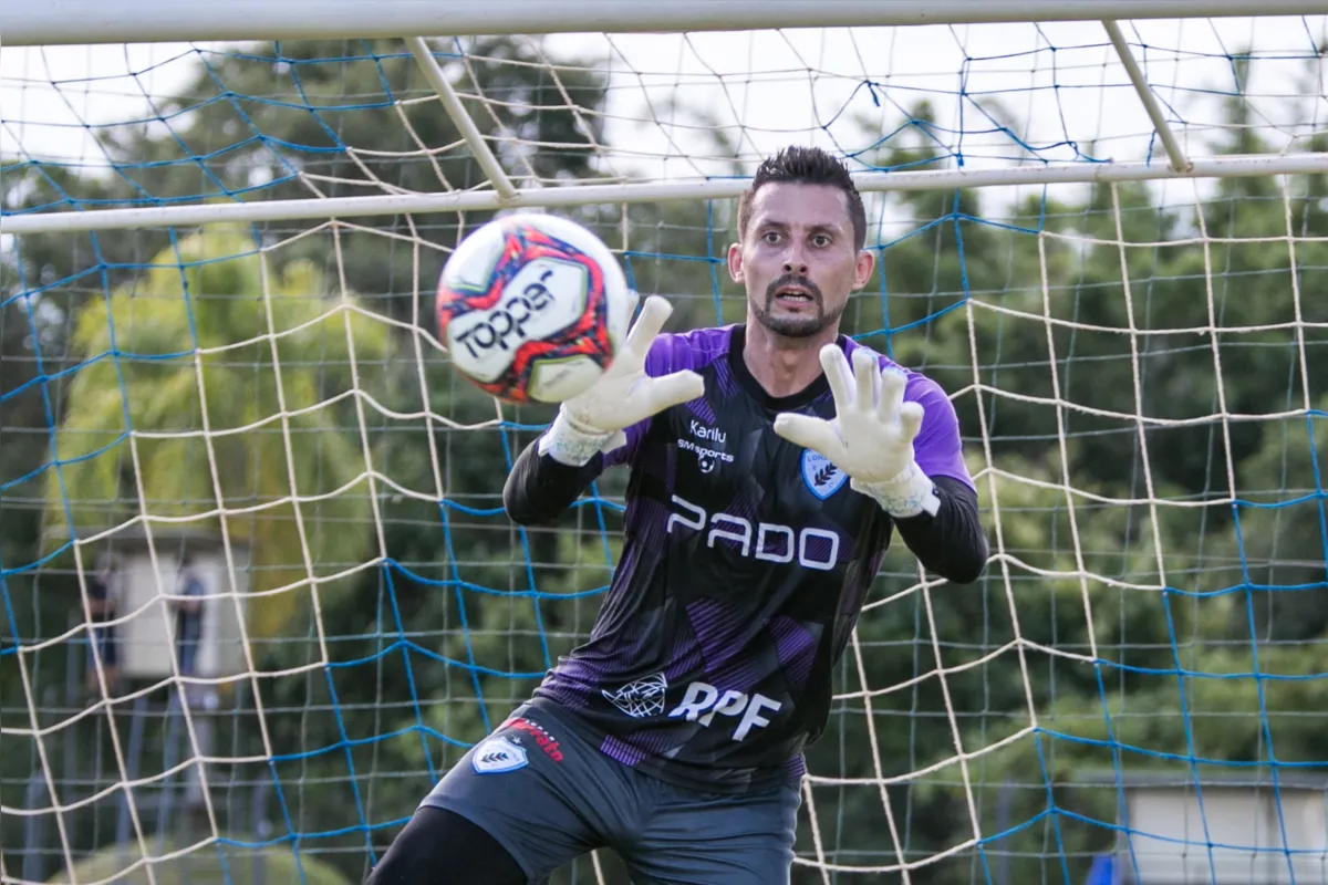 Matheus Nogueira chega ao Londrina com a fama de pegador de pênaltis 