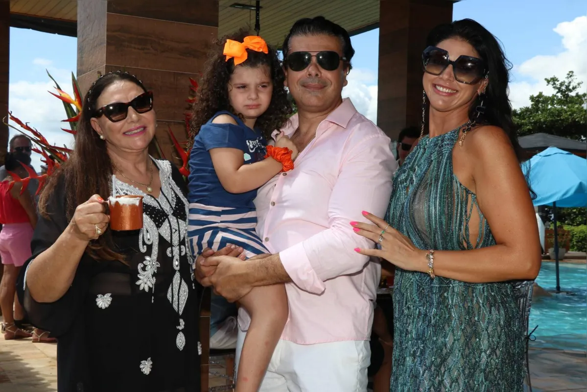 Marlene Bottura, mãe do aniversariante, a filha Ana Luyza Bottura com Humberto Bottura e a irmã dele  Franciane Bottura