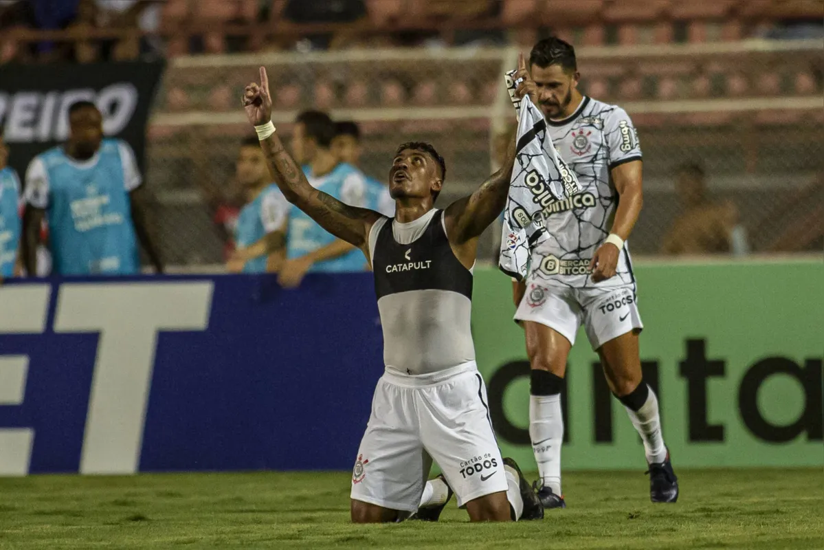 Imagem ilustrativa da imagem Corinthians vence Ituano com virada e gols de Giuliano e Paulinho