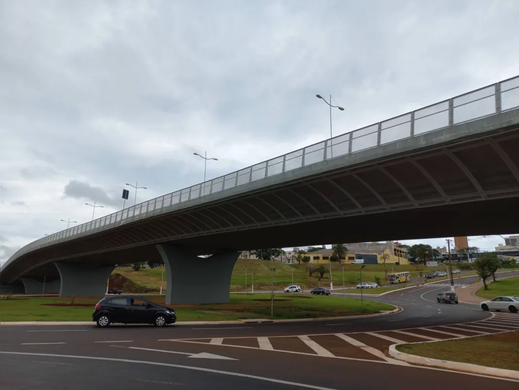Imagem ilustrativa da imagem Criminosos furtam fiação do viaduto da avenida Dez de Dezembro