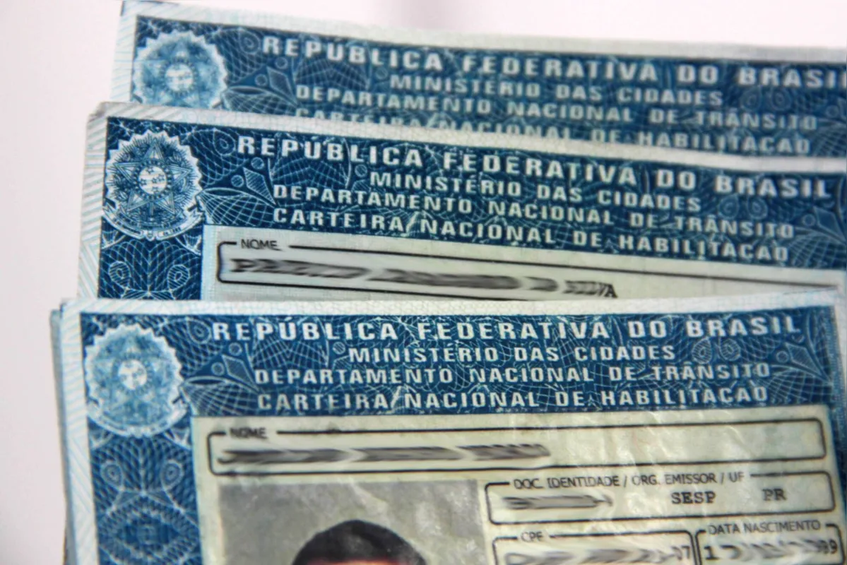 Imagem ilustrativa da imagem Detran do Paraná  'guarda' mais de 30 mil carteiras