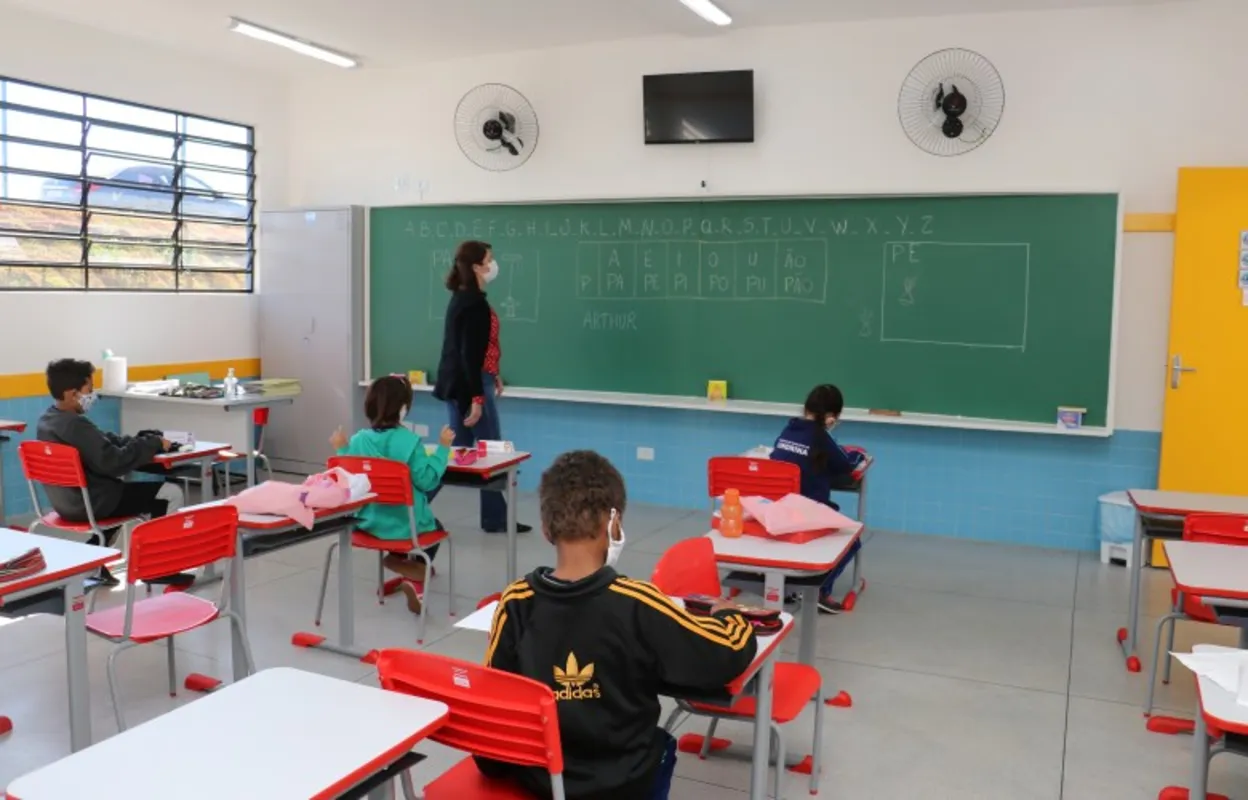 Imagem ilustrativa da imagem Educação lança guia para pais de alunos em Londrina
