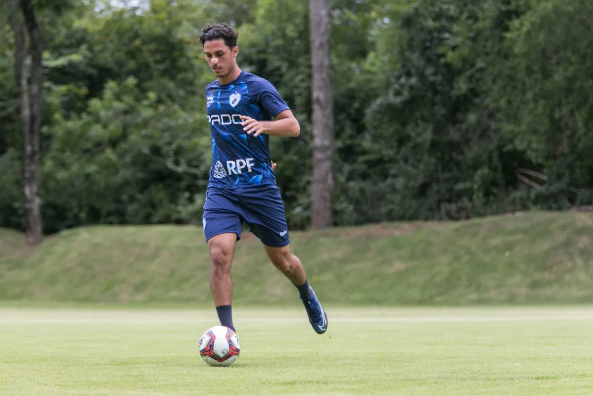 Nascido nos Emirados Árabes e com cidadania alemã, o atacante Hamed Saleh é um dos reforços do LEC para o Paranaense 