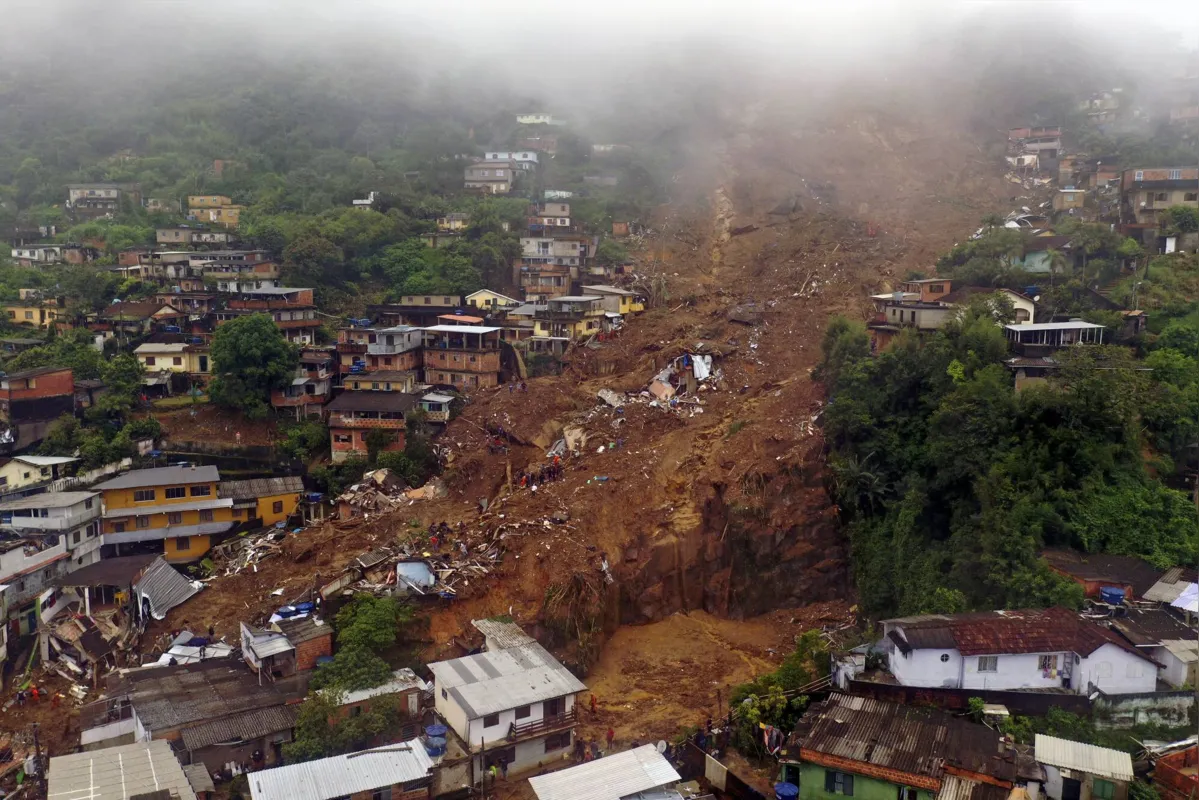 Imagem ilustrativa da imagem Fortes chuvas matam ao menos 78 pessoas em Petrópolis