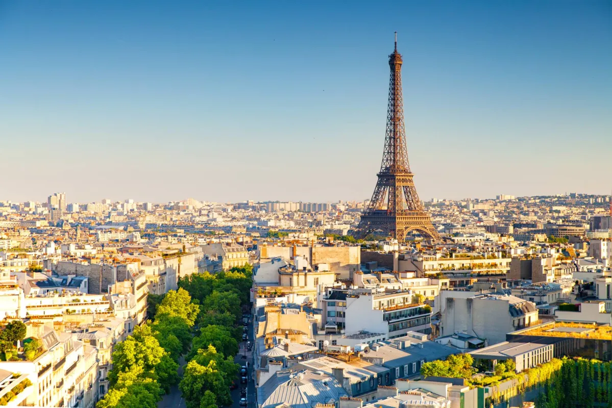 Imagem ilustrativa da imagem Fotógrafo suíço morre de frio após cair em rua de Paris