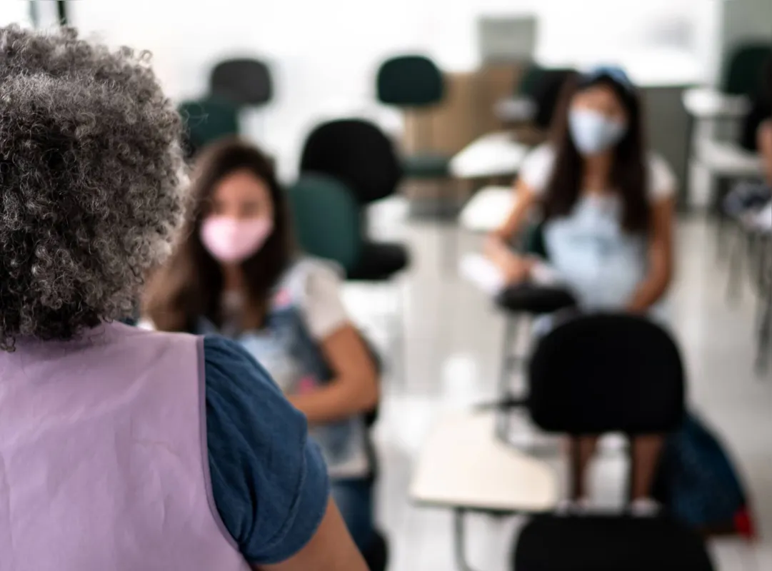 Imagem ilustrativa da imagem Governo reajusta piso dos professores, CNM rebate euforia