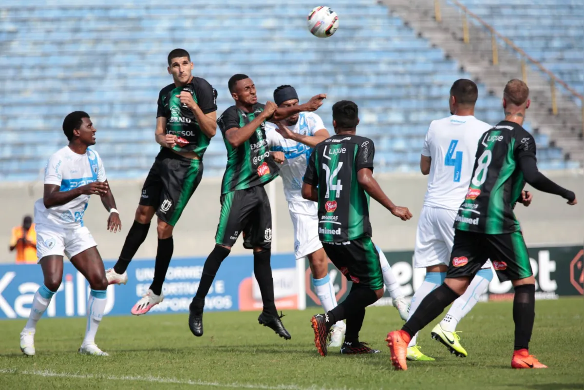 No intervalo de 7 minutos o Londrina conseguiu reverter o resultado adverso. 