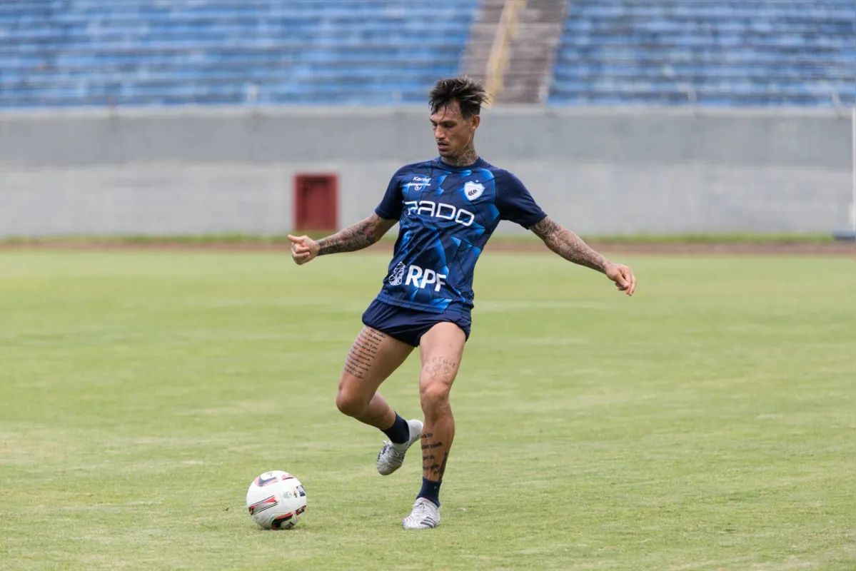 O capitão João Paulo marcou o seu primeiro gol no ano e garantiu a vitória do LEC em Pato Branco