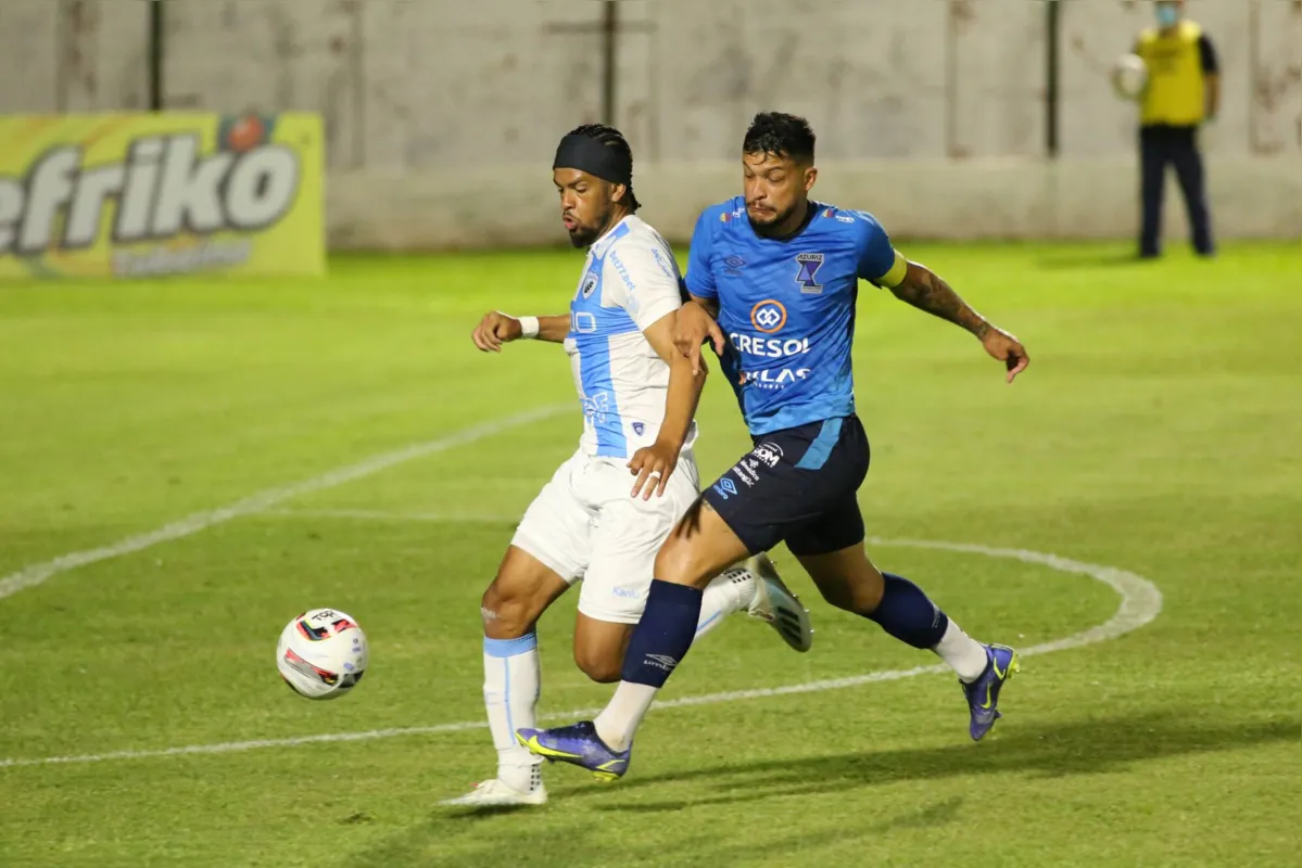 Imagem ilustrativa da imagem Londrina vence a terceira e se isola na liderança do Paranaense