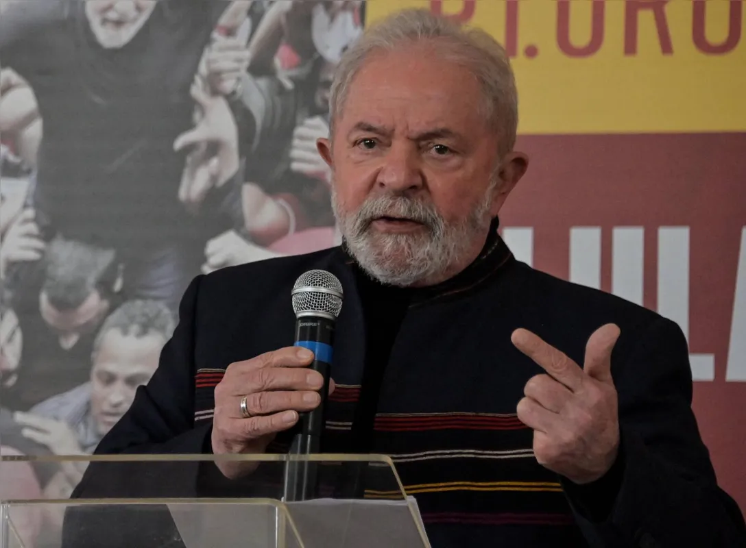 Imagem ilustrativa da imagem Lula tem 44%, Bolsonaro, 24%, e Moro e Ciro estão empatados, aponta Ipespe