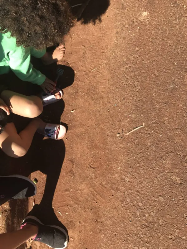 Imagem ilustrativa da imagem Mães e avós relatam dificuldades por falta de creche na zona oeste de Londrina