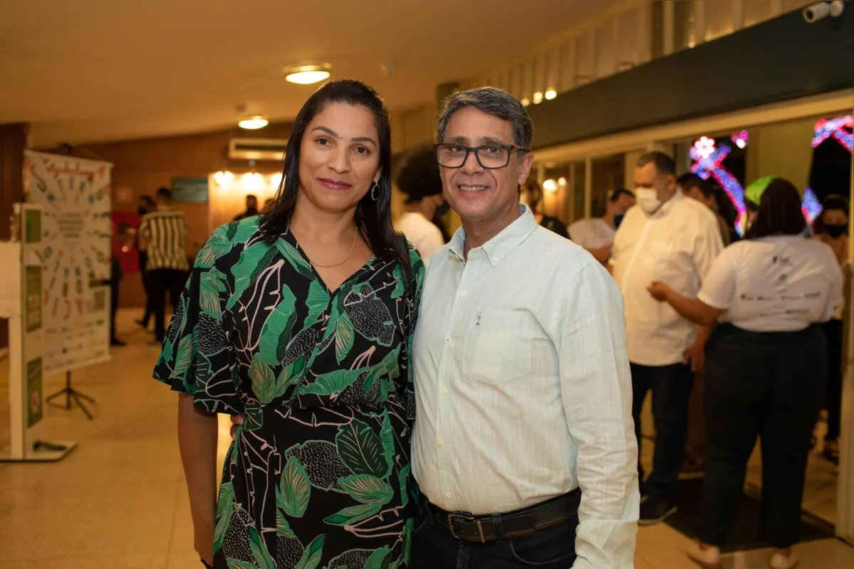 Lúcia e Sérgio Parreira, da Unimed, em noite de concerto no Ouro Verde 