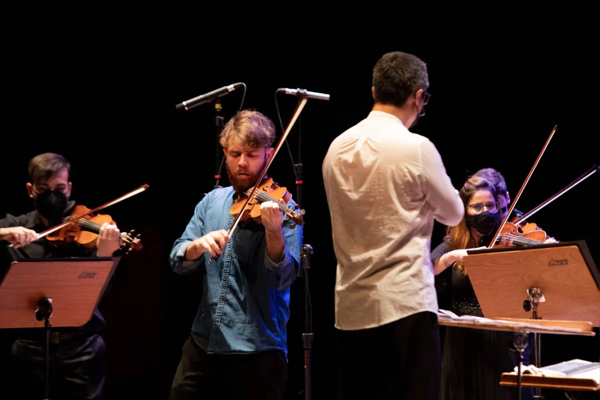 O violinista Leonardo Jaffé e Camerata Fukuda homenagearam Astor Piazzolla 