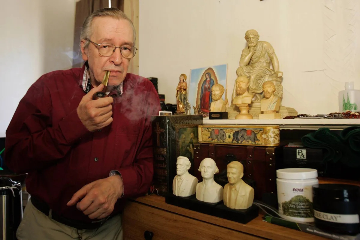 Olavo de Carvalho em sua casa nos EUA (06/10/2017)