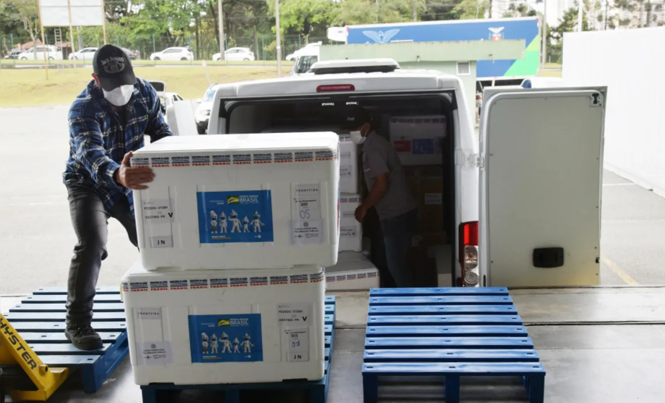 Imagem ilustrativa da imagem PR recebe mais 805 mil doses de vacina contra a Covid-19