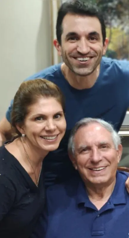 J.B. com os filhos André e Adriana: uma história de amor e trabalho no cotidiano da rádio