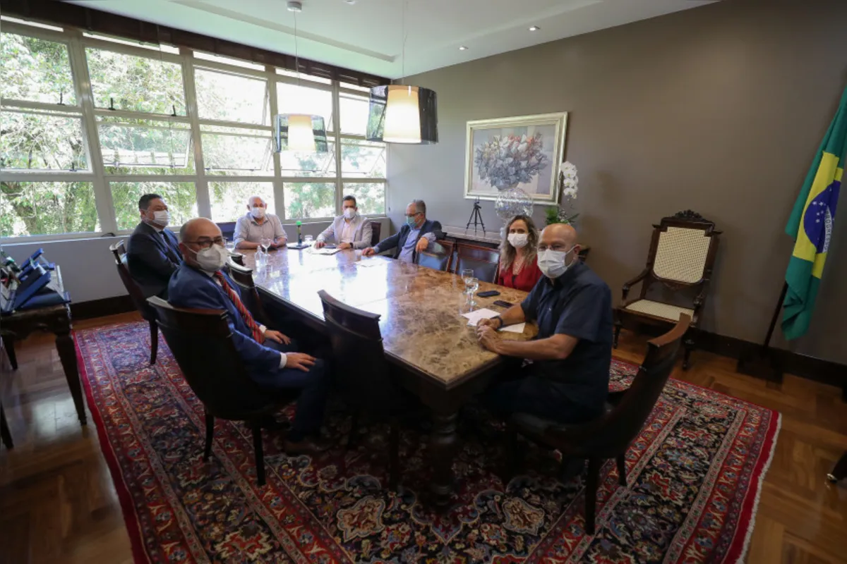 Reunião entre representantes da FPF e Alep aconteceu na manhã desta quarta-feira (19)