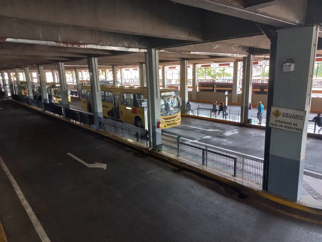 Terminal urbano foi construído em 1988 e, segundo a prefeitura, necessita de manutenções corretivas e preventivas