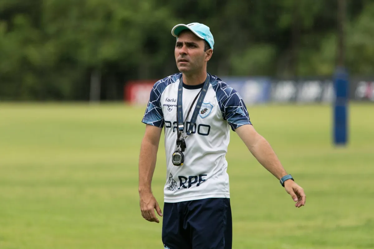 Rodrigo Rezende ficou apenas um mês na comissão técnica do Londrina