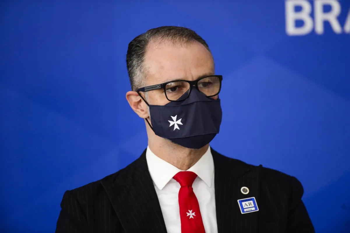 Imagem ilustrativa da imagem Presidente da Anvisa cobra retratação de Bolsonaro sobre insinuação contra agência