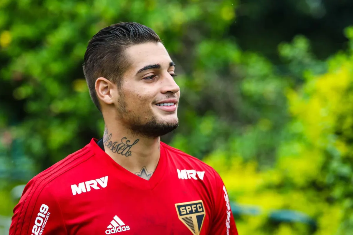 Imagem ilustrativa da imagem São Paulo vende goleiro Jean ao Cerro Porteño por R$ 6,2 milhões
