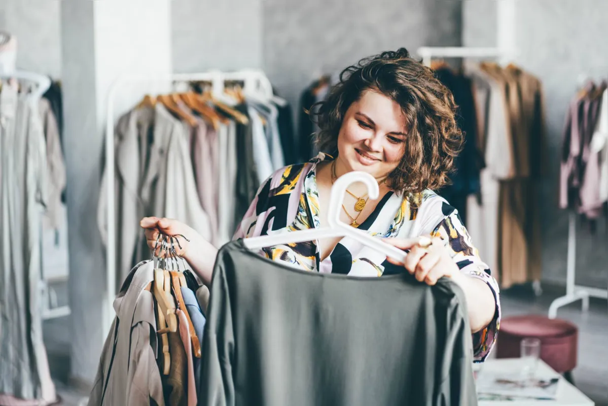 Mulheres que usam 'plus size' querem roupas tão bonitas quanto as que vestem os tamanhos P/M e G