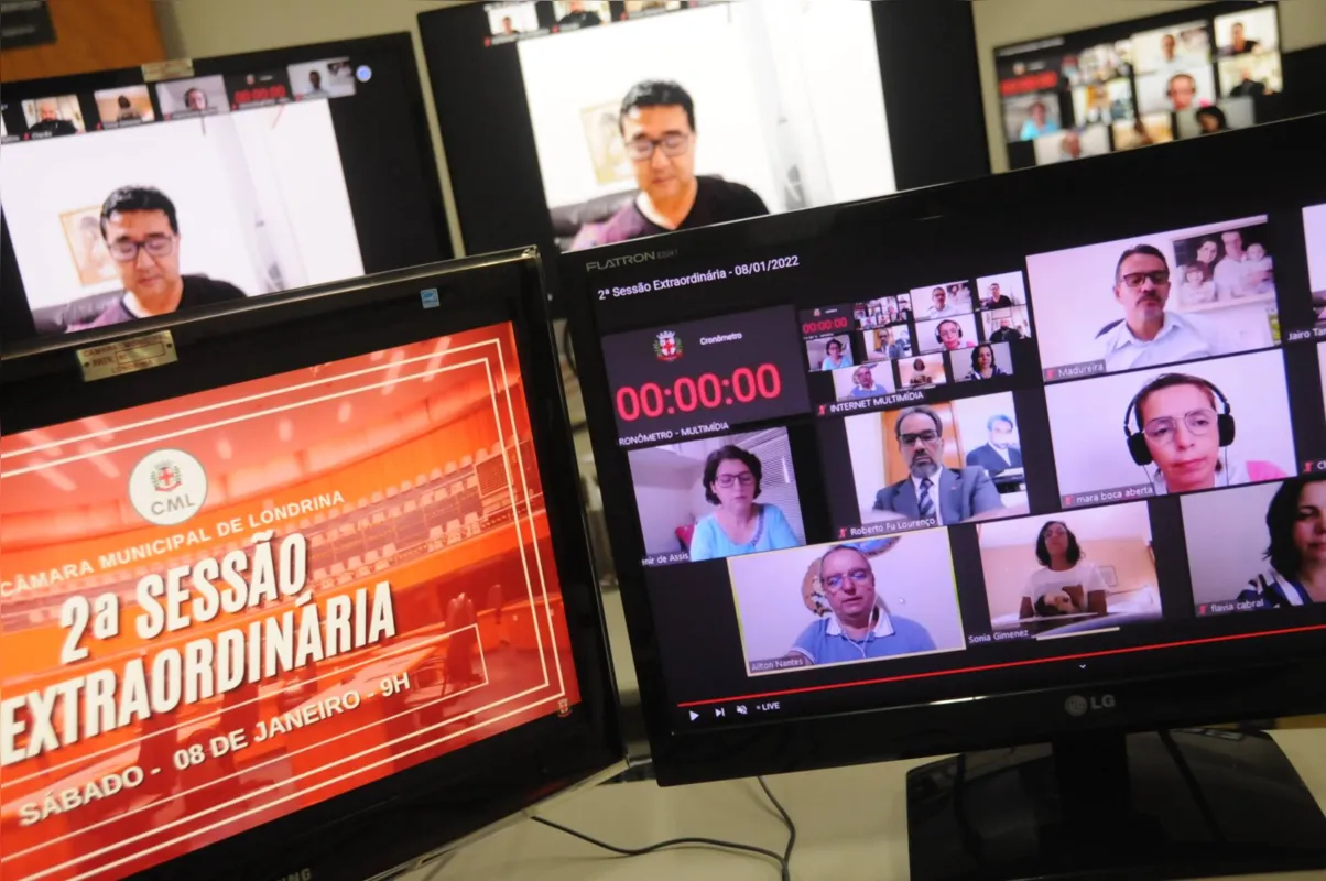 A Câmara Municipal de Londrina iniciou na manhã deste sábado (8) a 2ª sessão extraordinária remota para votar o projeto de lei (PL) nº 4/2022, de autoria do prefeito Marcelo Belinati (PP), que autoriza aporte de até R$ 25 milhões no transporte coletivo urbano na cidade em 2022.