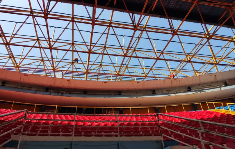 O telhado é o principal ponto de reforma das obras da parte interna do ginásio Moringão