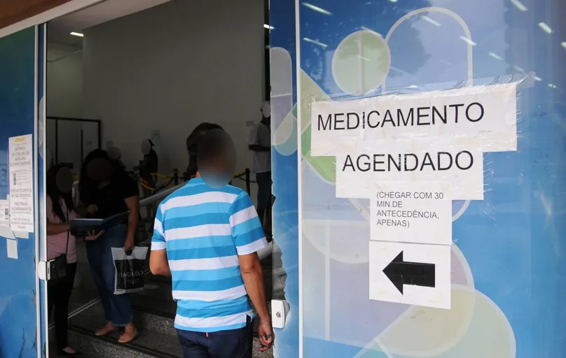 Farmácia da Regional de Saúde em Londrina: estado fornece gratuitamente medicação para tratamento de mais de 90 tipos de doenças