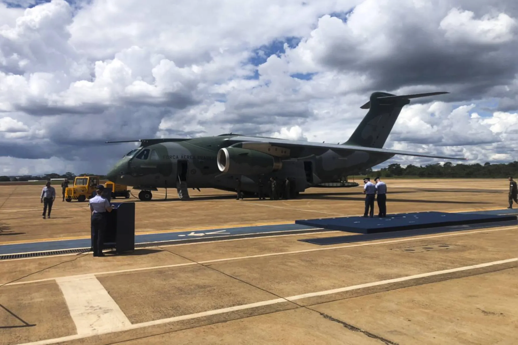 O KC-390 decolou de Brasília por volta de 15h15 desta segunda e deve chegar a Varsóvia, na Polônia, na quarta-feira (9)