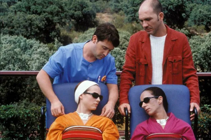 "Fale com Ela" (2002) traz os cuidados especiais de um enfermeiro num enredo afetivo