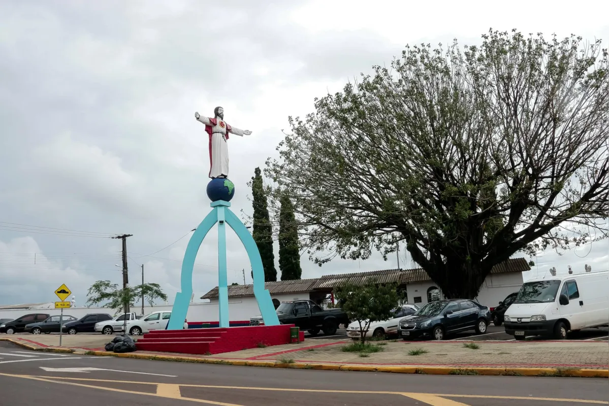 Imagem ilustrativa da imagem Apucarana tem 'onda' de furtos de esculturas em cemitérios