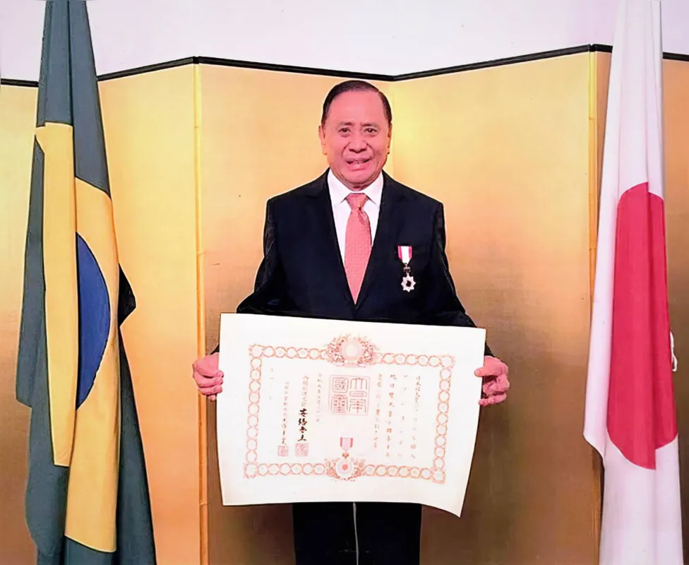 Imagem ilustrativa da imagem Atsushi Yoshii recebe homenagem do Imperador