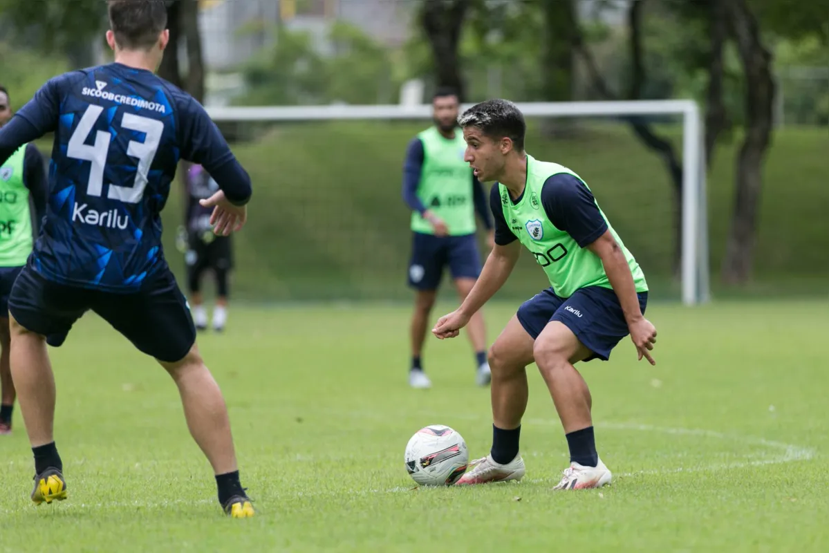 O atacante Victor Daniel deve ser uma das novidades do Londrina no jogo em Paranaguá