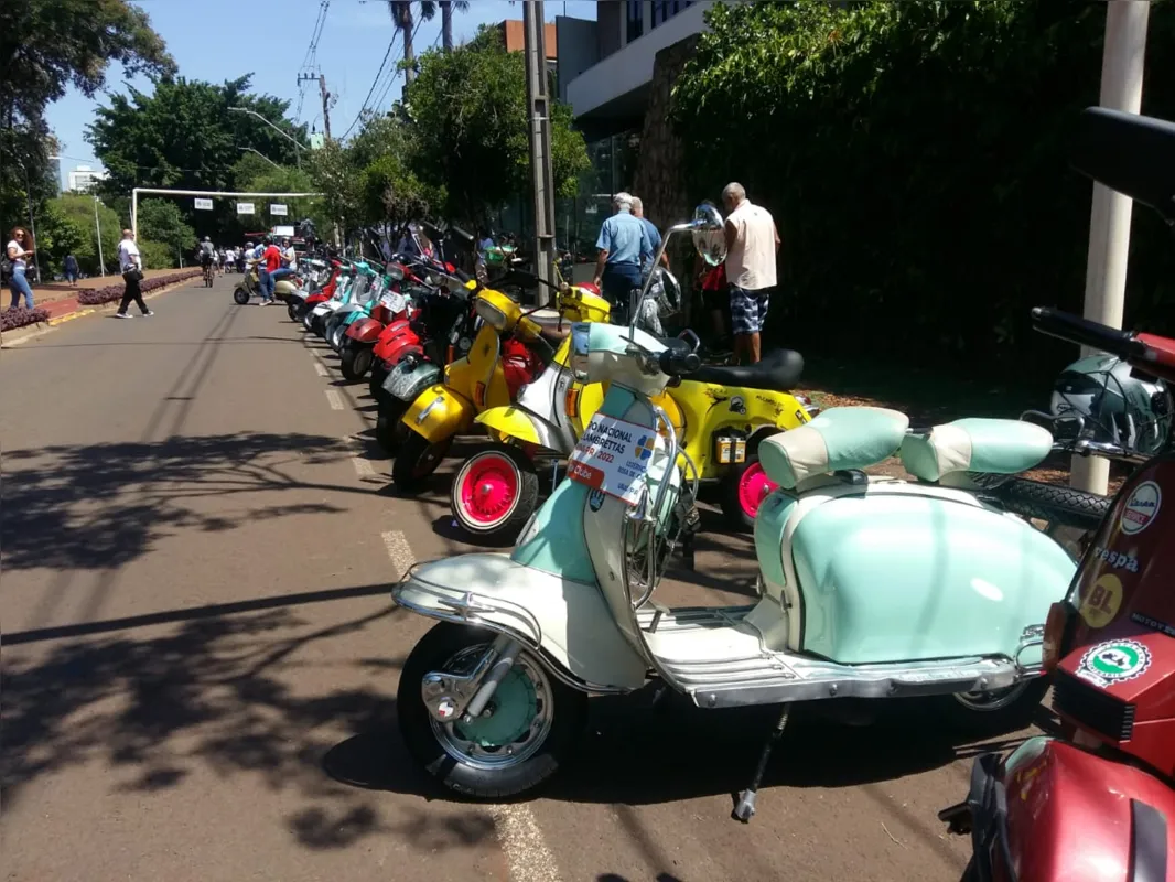 Imagem ilustrativa da imagem Encontro reúne apaixonados por Vespas e Lambrettas em Londrina