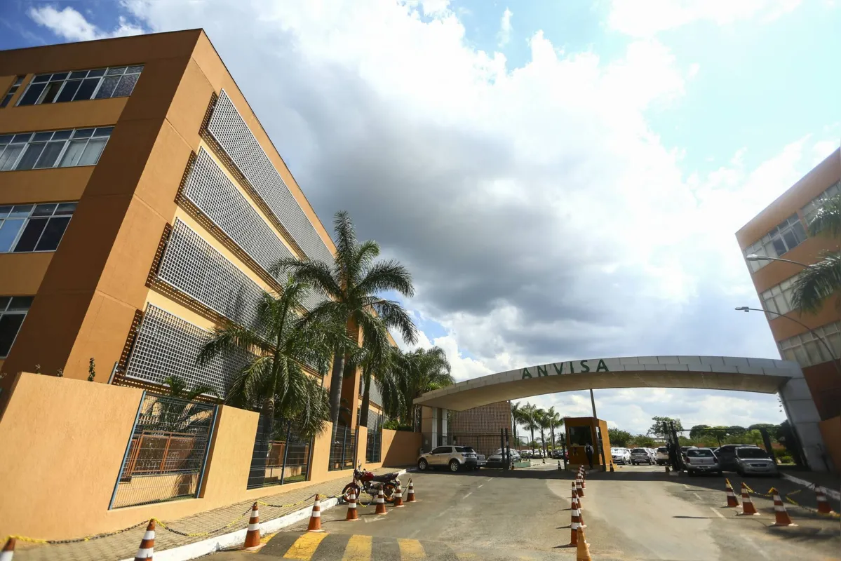 Fachada do edifício sede da Agência Nacional de Vigilância Sanitária é responsável por avaliar a qualidade e a segurança dos autotestes